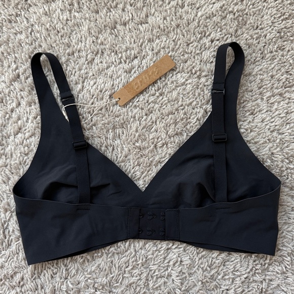 Skims Naked Plunge Bra Onyx - Picture 6 of 7